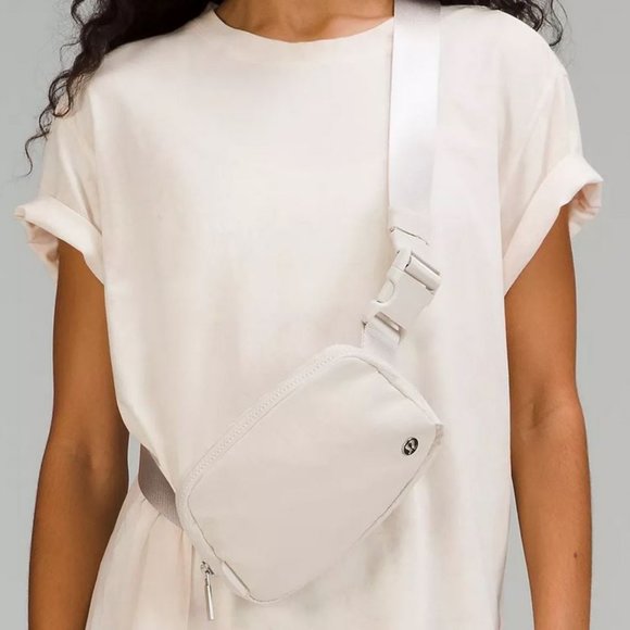 LULULEMON Everywhere Belt Bag White 142152300 Crossbody Fanny pack Classic NEW! - Picture 10 of 11